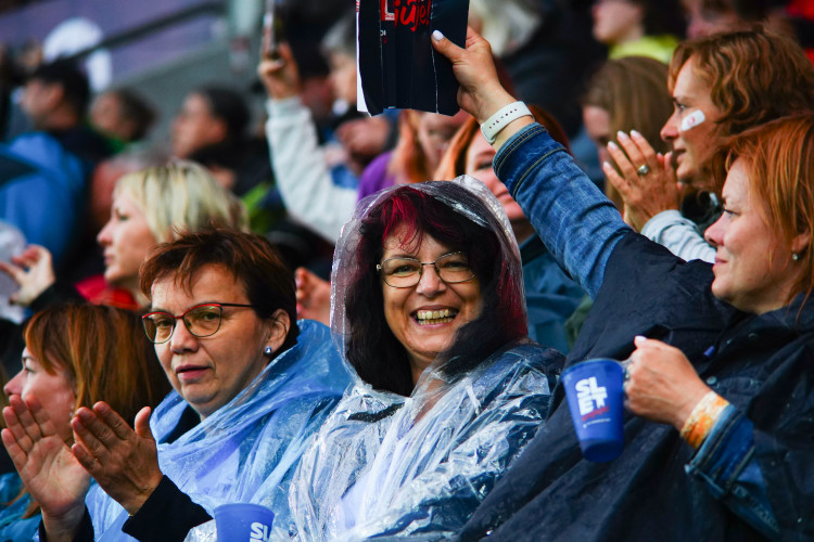 FOTOGALERIE: Prapor od prezidenta, déšť a plný Eden. Podívejte se, jak vypadala první hromadná skladba všesokolského sletu