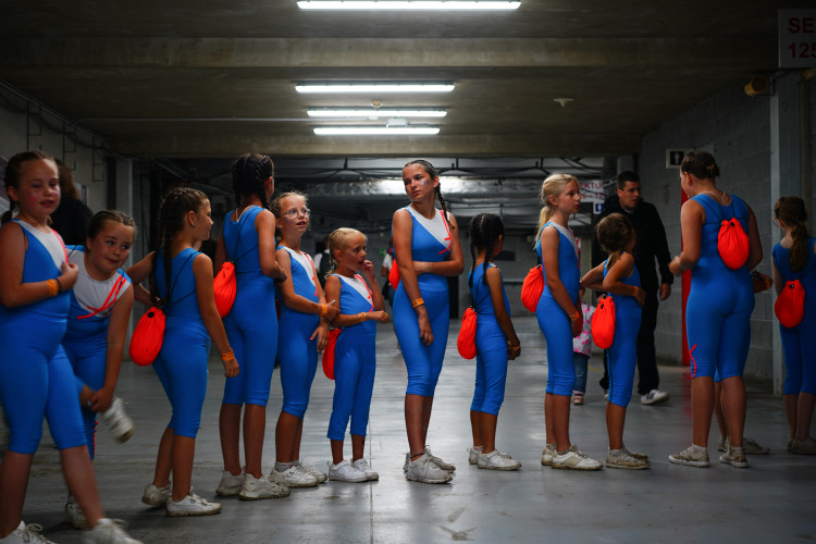 FOTOGALERIE: Prapor od prezidenta, déšť a plný Eden. Podívejte se, jak vypadala první hromadná skladba všesokolského sletu