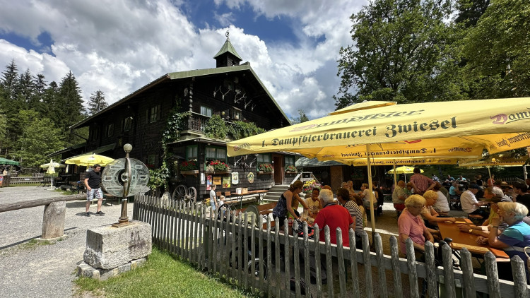 FOTOGALERIE: Schwellhäusl, nejslavnější výletní restaurace Šumavy a Bavorského lesa