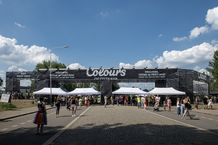 Čtyři dny plné hudby se chýlí ke konci. Festival Colours of Ostrava přivezl světová jména a desetitisíce lidí