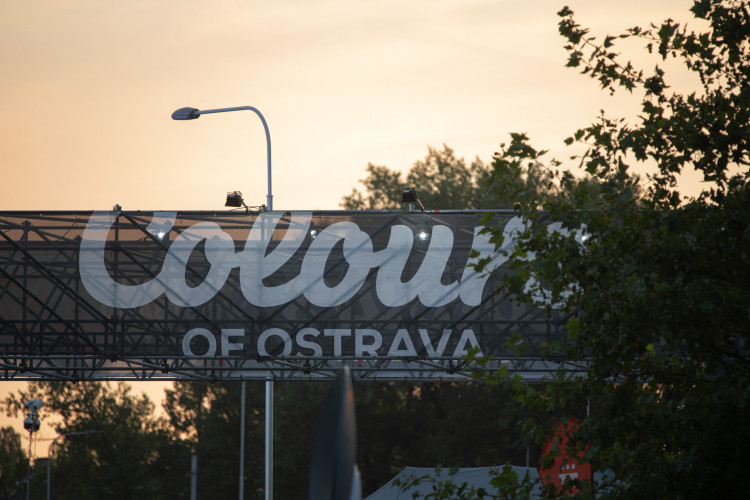 Čtyři dny plné hudby se chýlí ke konci. Festival Colours of Ostrava přivezl světová jména a desetitisíce lidí