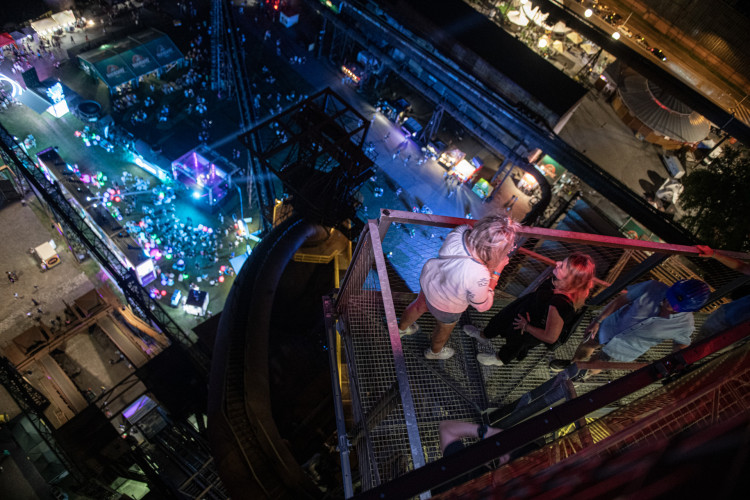 Čtyři dny plné hudby se chýlí ke konci. Festival Colours of Ostrava přivezl světová jména a desetitisíce lidí