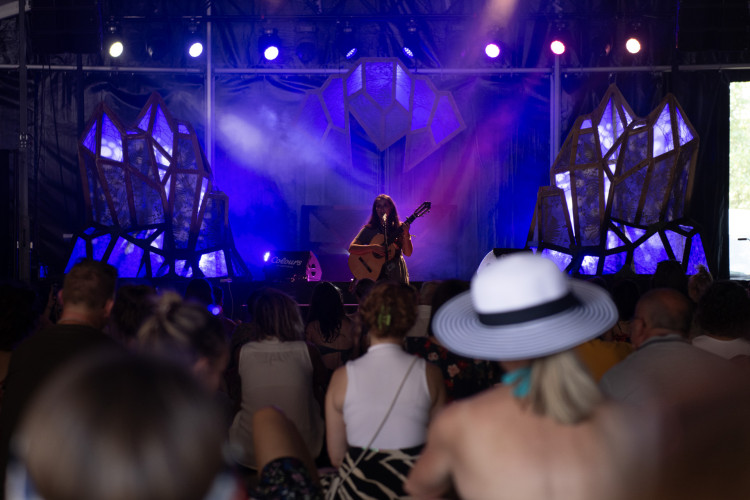 Čtyři dny plné hudby se chýlí ke konci. Festival Colours of Ostrava přivezl světová jména a desetitisíce lidí