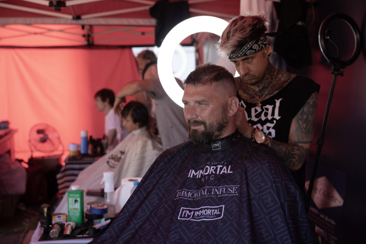 Čtyři dny plné hudby se chýlí ke konci. Festival Colours of Ostrava přivezl světová jména a desetitisíce lidí