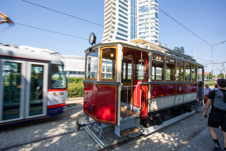 FOTOGALERIE: Unikátní historická tramvaj č. 16 může projíždět olomouckými ulicemi