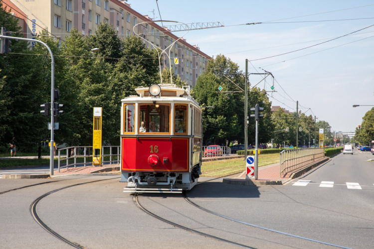 FOTOGALERIE: Unikátní historická tramvaj č. 16 může projíždět olomouckými ulicemi