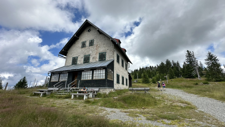 Chata je bohužel zavřená