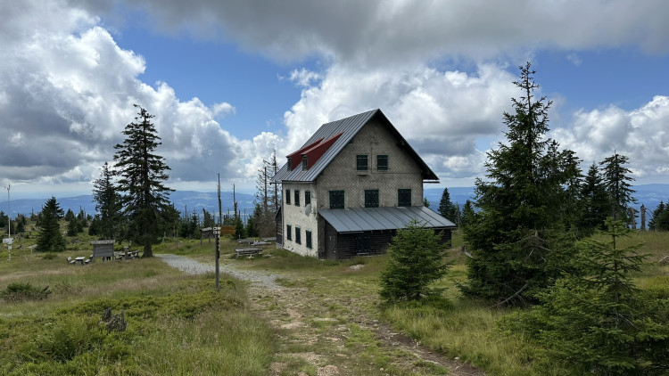 Chata je bohužel zavřená