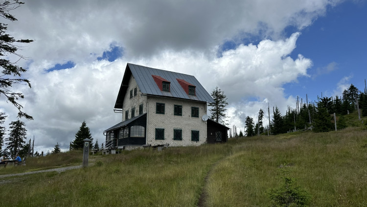 Chata je bohužel zavřená