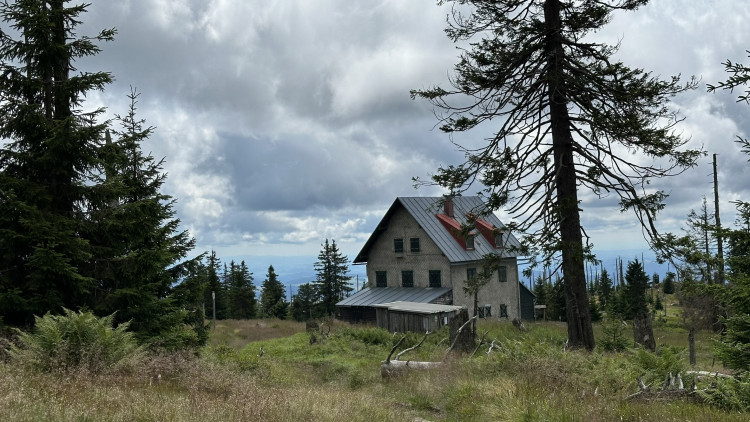 Chata je bohužel zavřená