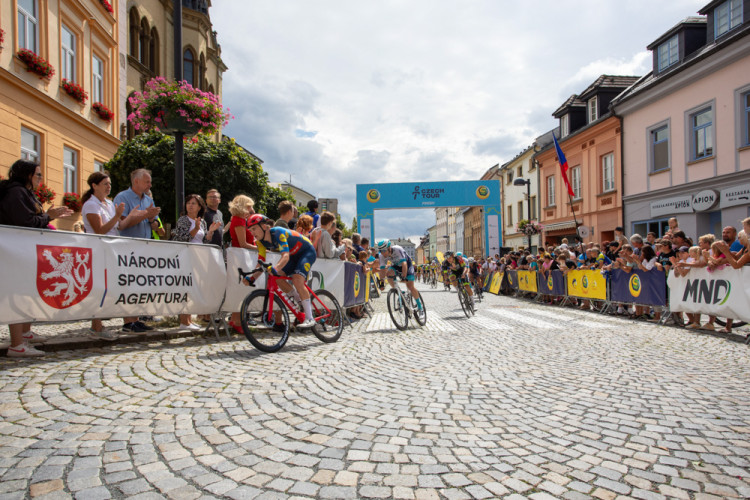 FOTOGALERIE: Závěrečná etapa Czech Tour 2024 končila ve Šternberku