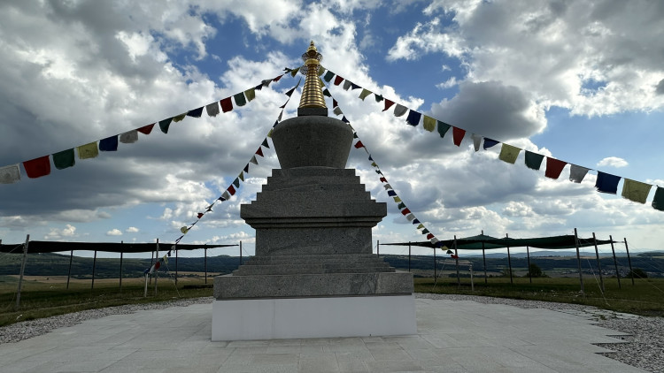 FOTOGALERIE: Buddhistická stúpa v Těnovicích a Těnovická skála