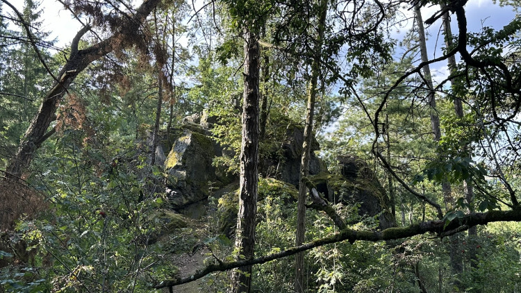 FOTOGALERIE: Buddhistická stúpa v Těnovicích a Těnovická skála
