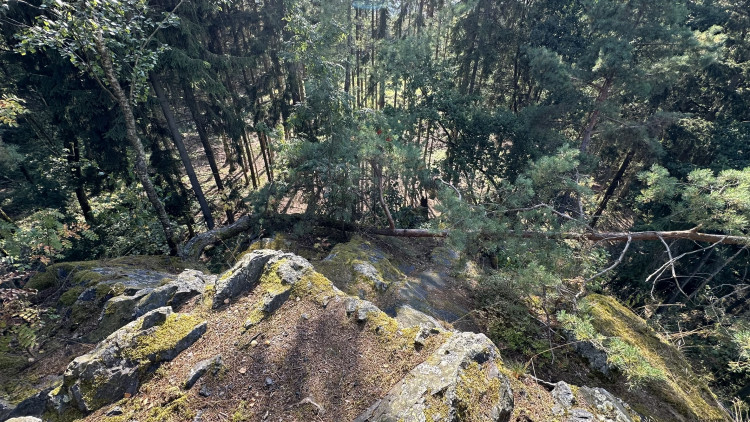 FOTOGALERIE: Buddhistická stúpa v Těnovicích a Těnovická skála
