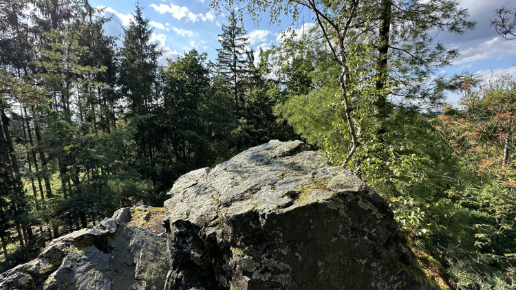 FOTOGALERIE: Buddhistická stúpa v Těnovicích a Těnovická skála