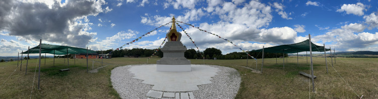 FOTOGALERIE: Buddhistická stúpa v Těnovicích a Těnovická skála