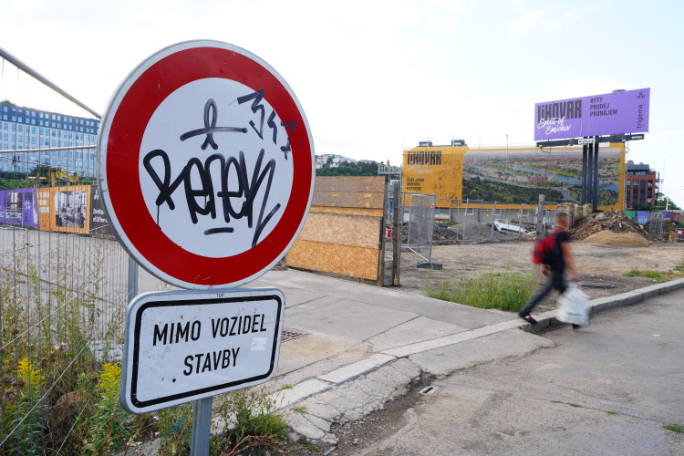 Stavba Dvoreckého mostu u Lihovaru