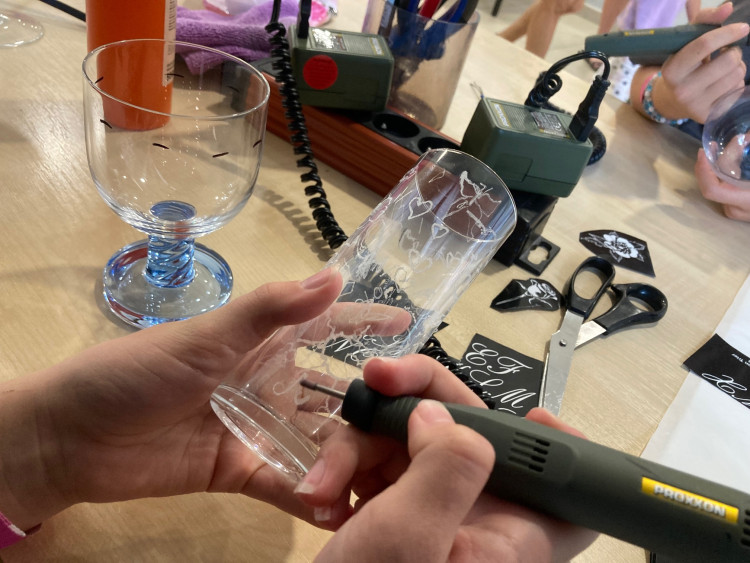 V Jablonci nad Nisou začala prodejní výstava Křehká krása 2024