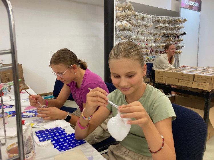 V Jablonci nad Nisou začala prodejní výstava Křehká krása 2024