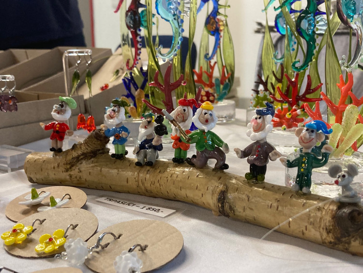 V Jablonci nad Nisou začala prodejní výstava Křehká krása 2024