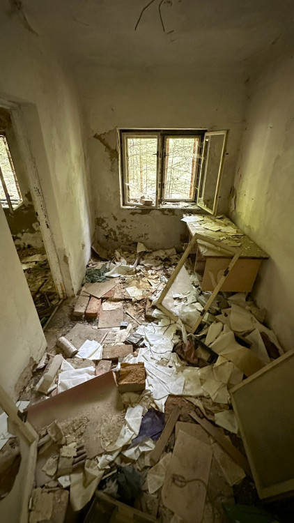 FOTOGALERIE: Urbex v bývalé šumavské papírně v Hamrech