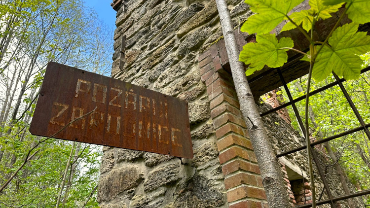 FOTOGALERIE: Urbex v bývalé šumavské papírně v Hamrech