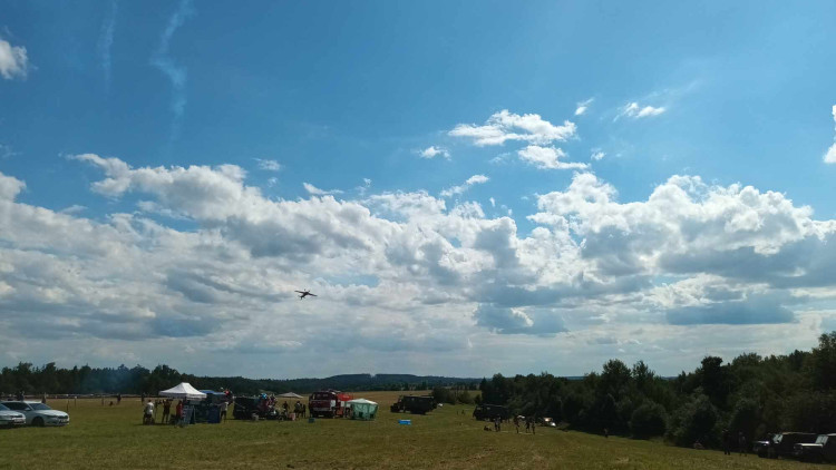 FOTOGALERIE: Bojová technika, jeepy, obrněnce, vozidla pěchoty, ale i tanky a letadla v Drahanech