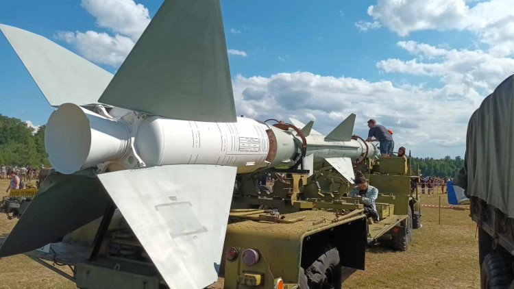 FOTOGALERIE: Bojová technika, jeepy, obrněnce, vozidla pěchoty, ale i tanky a letadla v Drahanech