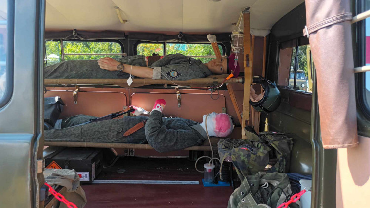 FOTOGALERIE: Bojová technika, jeepy, obrněnce, vozidla pěchoty, ale i tanky a letadla v Drahanech