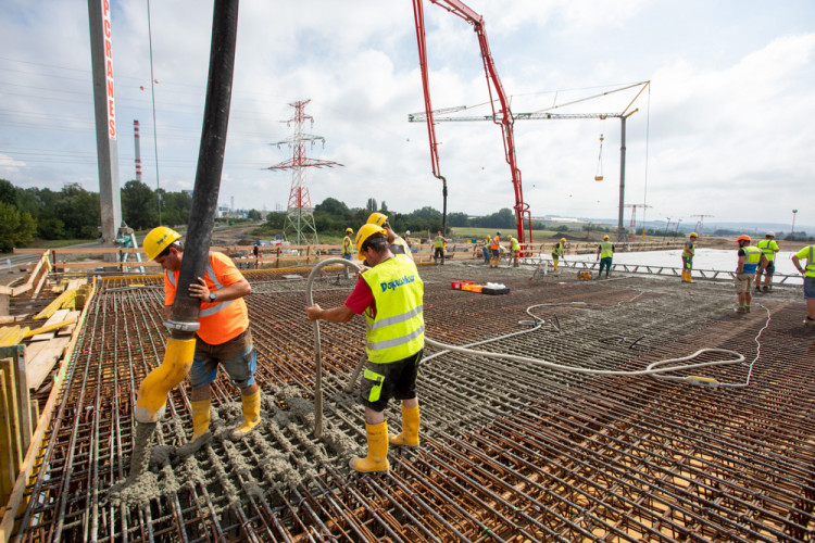 Stavba D1 u Přerova je přibližně v polovině, hotová by mohla být i do konce roku 2025