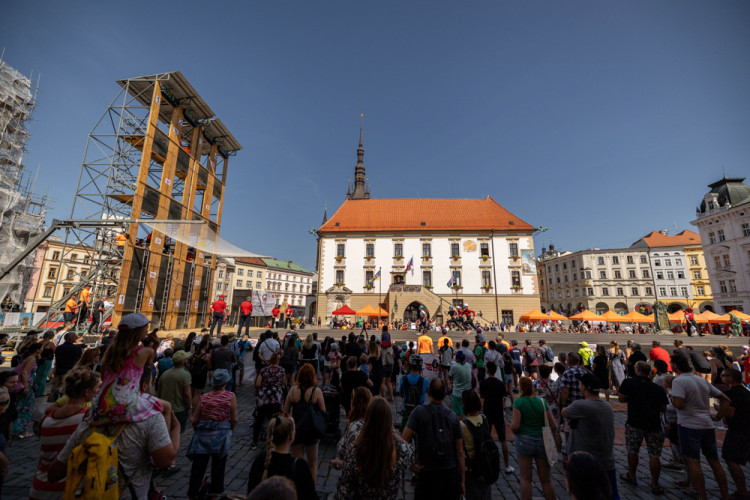 FOTOGALERIE: Skvělé výkony i atmosféra. Stovky hasičů poměřili síly na prestižní akci v Olomouci
