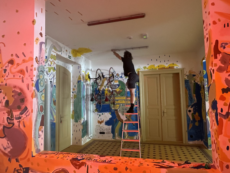 FOTOGALERIE: Půjčovna kol i galerie. Podívejte se, jak vypadá nádraží Bubeneč po rekonstrukci