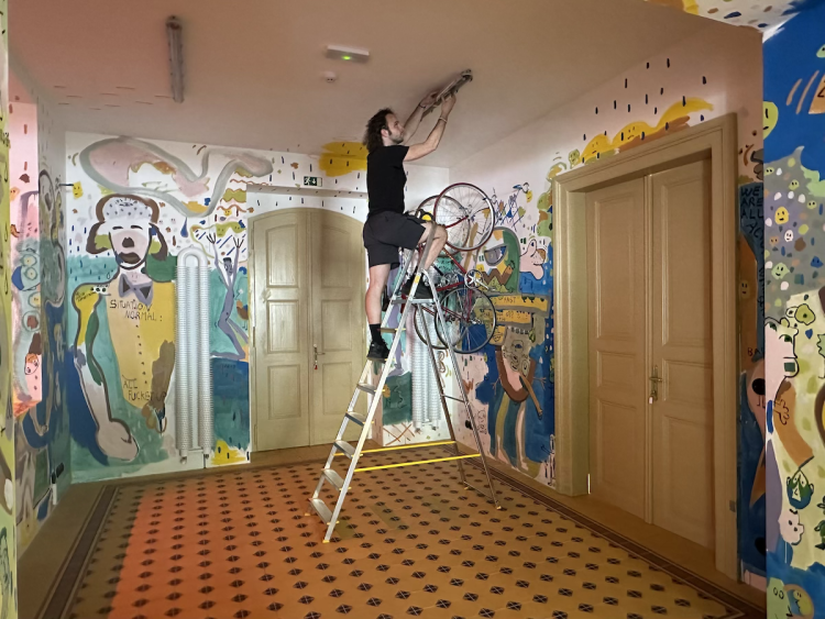 FOTOGALERIE: Půjčovna kol i galerie. Podívejte se, jak vypadá nádraží Bubeneč po rekonstrukci