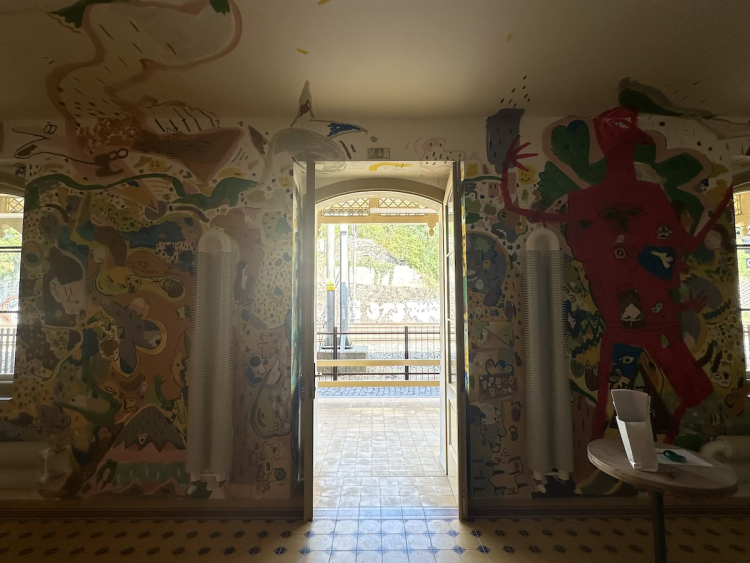 FOTOGALERIE: Půjčovna kol i galerie. Podívejte se, jak vypadá nádraží Bubeneč po rekonstrukci