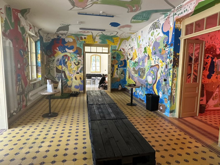 FOTOGALERIE: Půjčovna kol i galerie. Podívejte se, jak vypadá nádraží Bubeneč po rekonstrukci