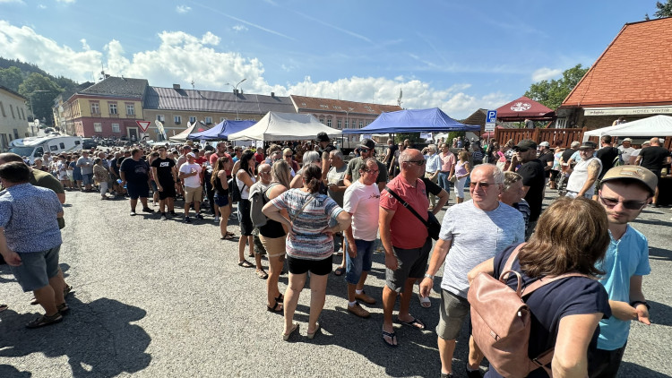 FOTOGALERIE: Mistrovství Šumavy v opékání prasat