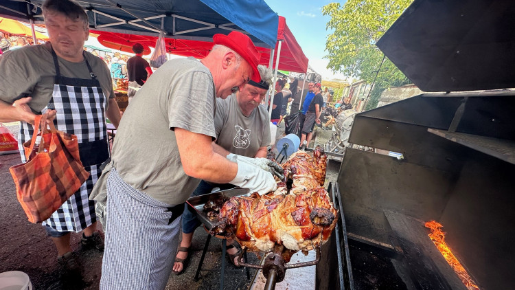 FOTOGALERIE: Mistrovství Šumavy v opékání prasat