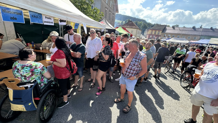 FOTOGALERIE: Mistrovství Šumavy v opékání prasat