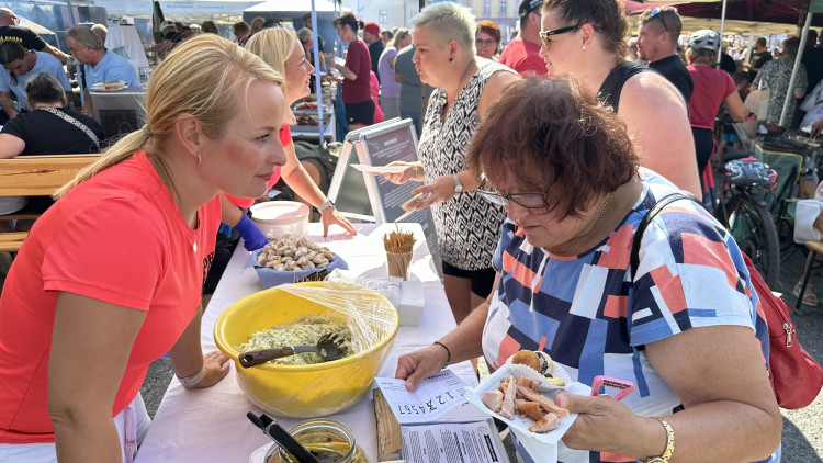 FOTOGALERIE: Mistrovství Šumavy v opékání prasat
