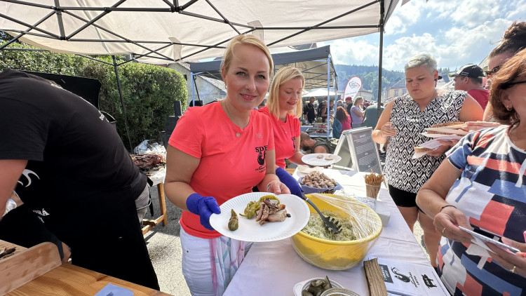 FOTOGALERIE: Mistrovství Šumavy v opékání prasat