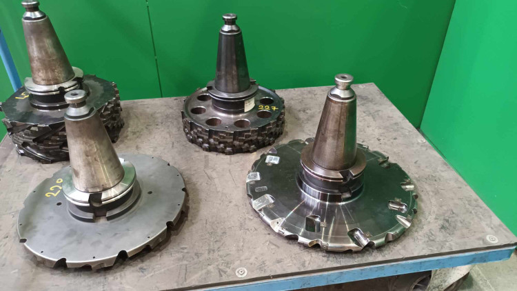 FOTOGALERIE: Prostějovská firma se specializuje na výrobu železničních a tramvajových výhybek