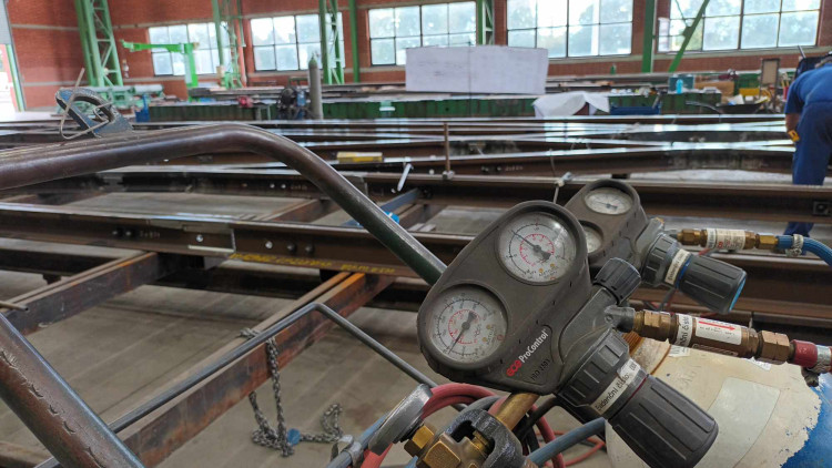 FOTOGALERIE: Prostějovská firma se specializuje na výrobu železničních a tramvajových výhybek