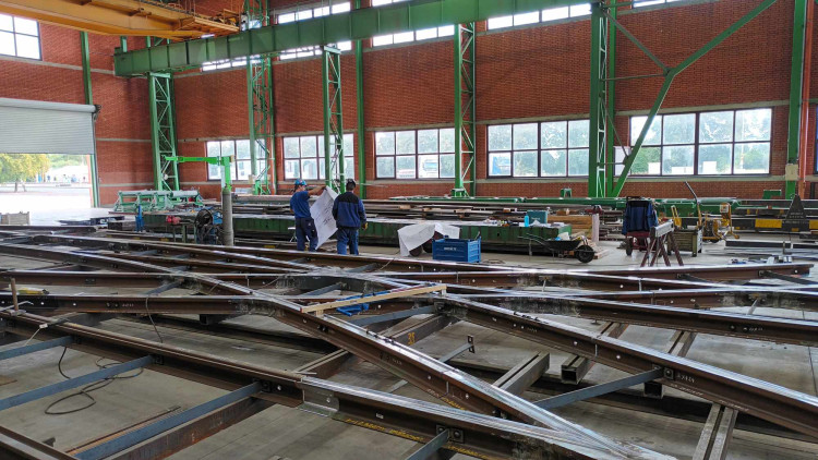 FOTOGALERIE: Prostějovská firma se specializuje na výrobu železničních a tramvajových výhybek