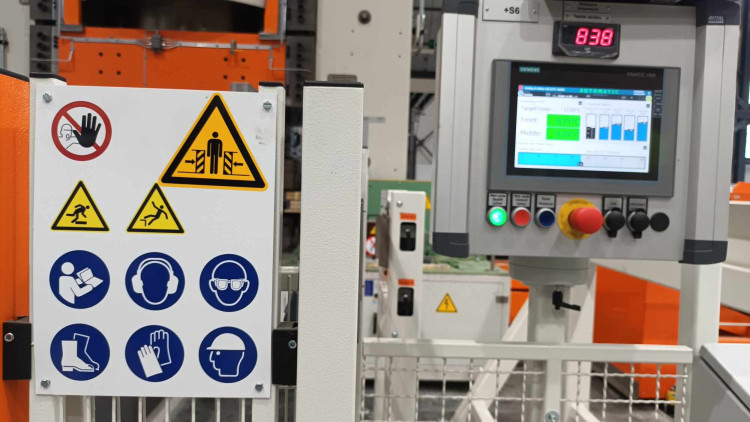 FOTOGALERIE: Prostějovská firma se specializuje na výrobu železničních a tramvajových výhybek