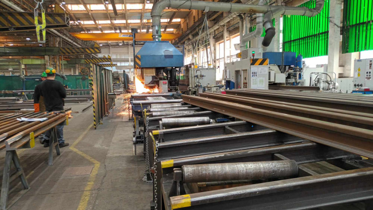 FOTOGALERIE: Prostějovská firma se specializuje na výrobu železničních a tramvajových výhybek