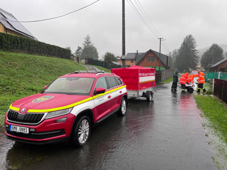 FOTOGALERIE: Hasiči zasahují v Olomouckém kraji kvůli povodním a větru