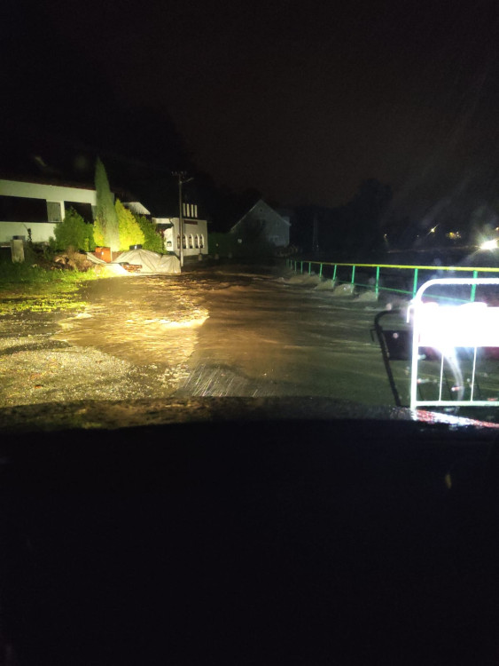 FOTOGALERIE: Hasiči zasahují v Olomouckém kraji kvůli povodním a větru