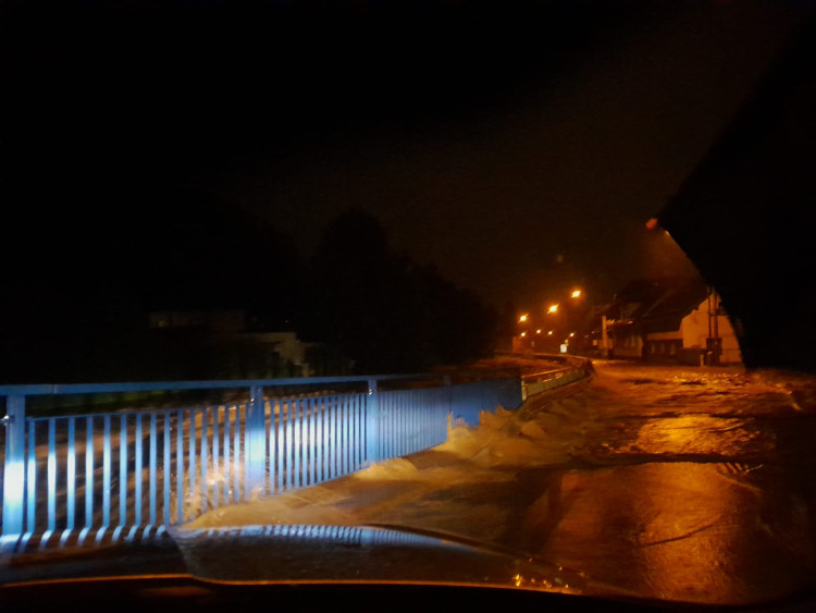 FOTOGALERIE: Hasiči zasahují v Olomouckém kraji kvůli povodním a větru