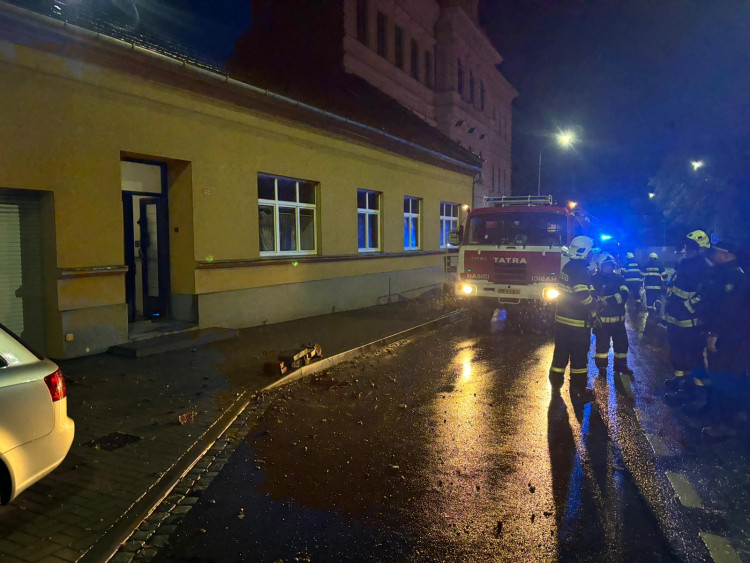 FOTOGALERIE: Hasiči zasahují v Olomouckém kraji kvůli povodním a větru