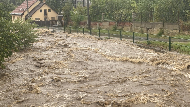 FOTOGALERIE: Hasiči zasahují v Olomouckém kraji kvůli povodním a větru